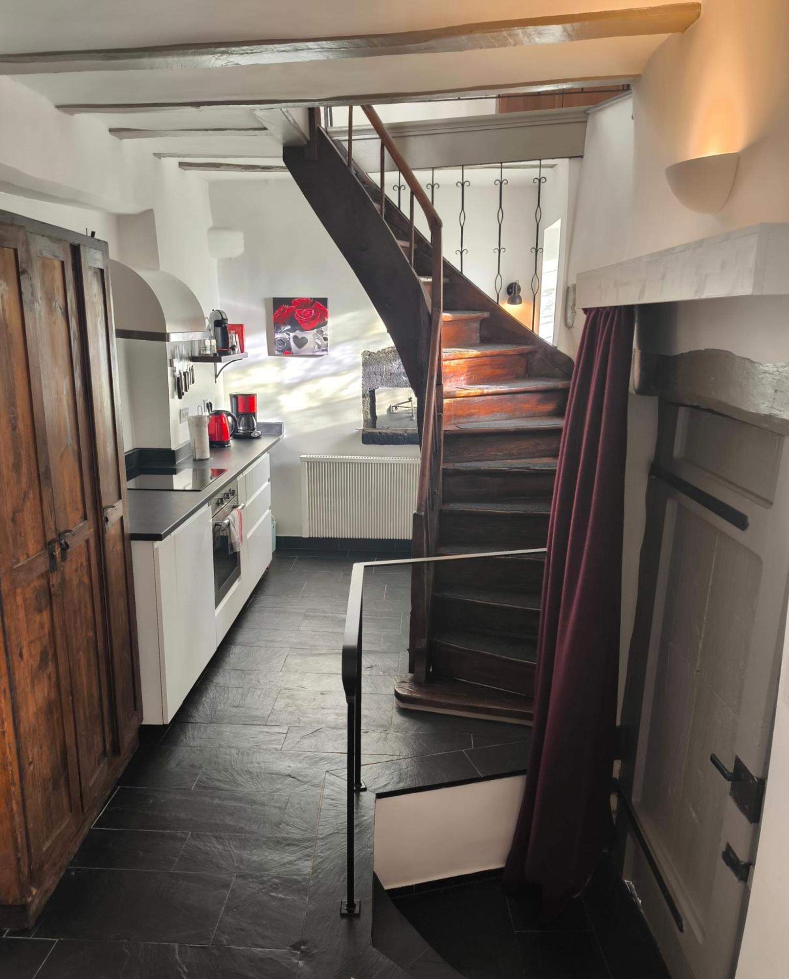 Ferienwohnung Moselperle- Urlaub Im Historischen Fachwerkhaeuschen Bullay Exterior foto